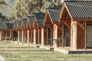 Louez un mobil-home dans un camping au Pays Basque, pour des vacances confortables au cœur de la nature